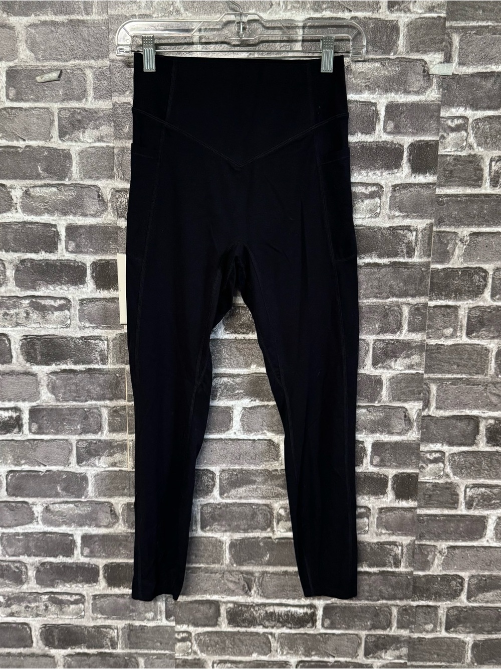 Halara leggings black scrunch pockets 7/8 length